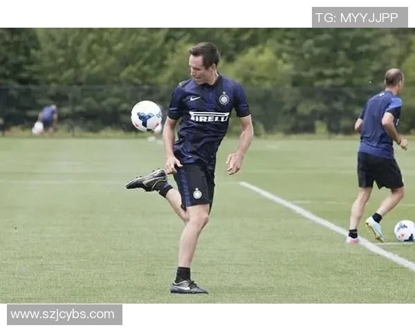 球星足球包设计新趋势探索 品味与实用兼备的时尚运动配件