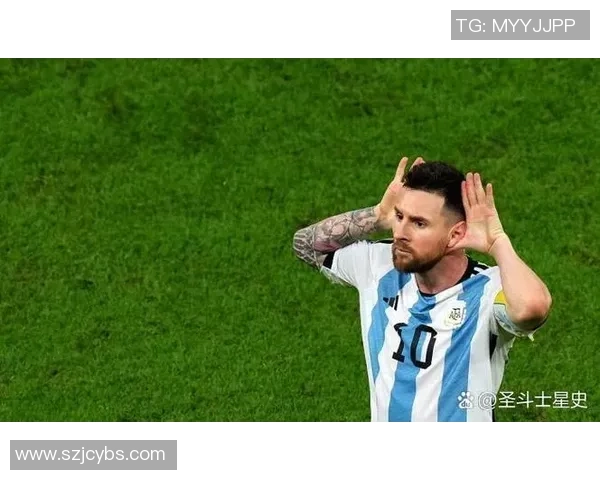 足球场上的十大传奇球星揭秘他们如何定义了足球历史的辉煌瞬间